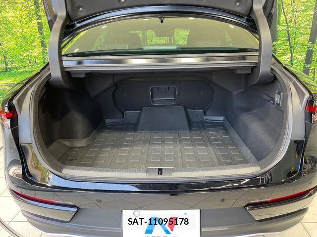 Toyota Crown Crossover 2023-11 8244898-9