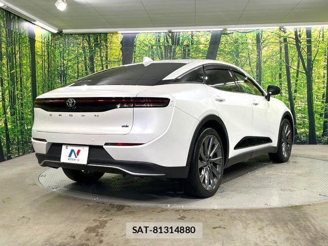 Toyota Crown Crossover 2023-09 8244891-16