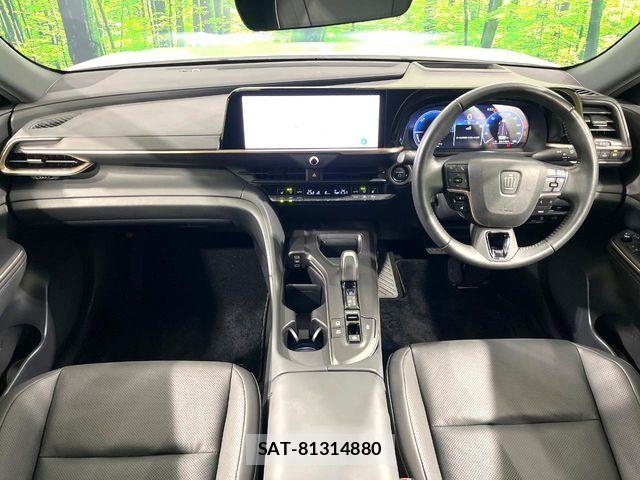 Toyota Crown Crossover 2023-09 8244891-1