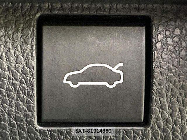 Toyota Crown Crossover 2023-09 8244891-4