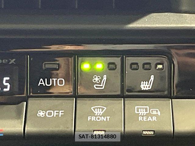 Toyota Crown Crossover 2023-09 8244891-5