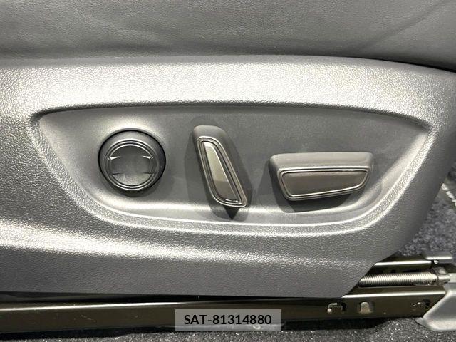 Toyota Crown Crossover 2023-09 8244891-6