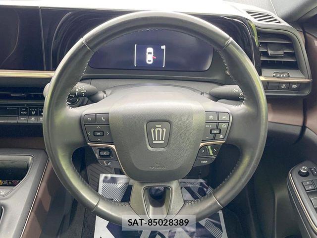 Toyota Crown Crossover 2023-01 8244895-10