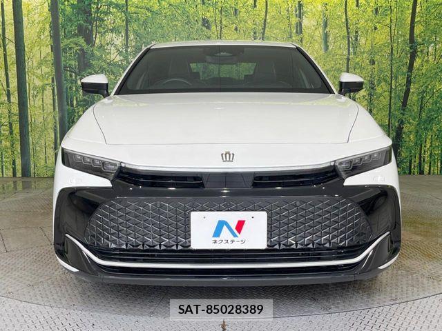 Toyota Crown Crossover 2023-01 8244895-13