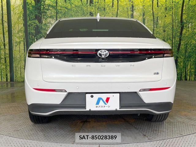 Toyota Crown Crossover 2023-01 8244895-14
