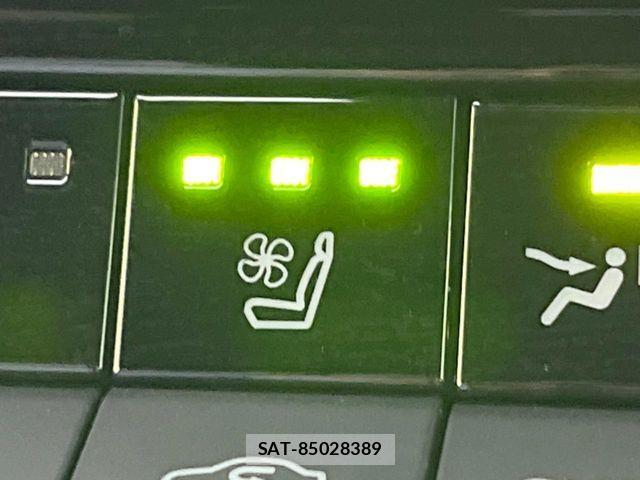 Toyota Crown Crossover 2023-01 8244895-6
