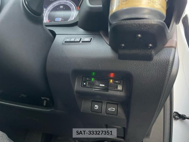 Toyota Crown Crossover 2023-10 8313855-17