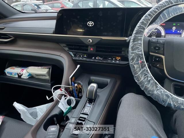 Toyota Crown Crossover 2023-10 8313855-22