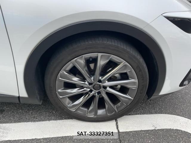 Toyota Crown Crossover 2023-10 8313855-2