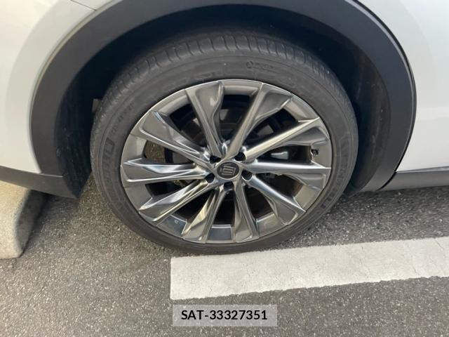 Toyota Crown Crossover 2023-10 8313855-3