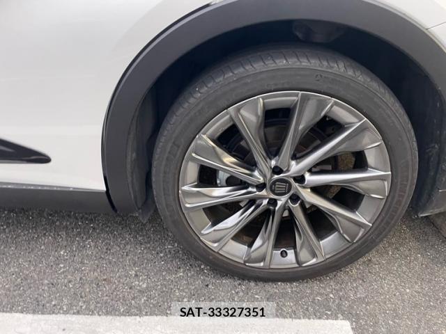 Toyota Crown Crossover 2023-10 8313855-7