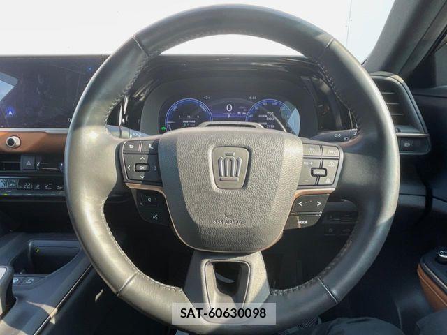Toyota Crown Crossover 2023-01 8313839-9