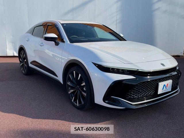 Toyota Crown Crossover 2023-01 8313839-14