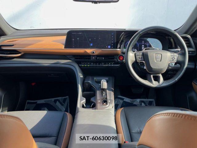 Toyota Crown Crossover 2023-01 8313839-1
