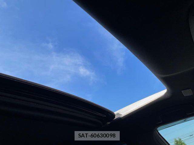 Toyota Crown Crossover 2023-01 8313839-2