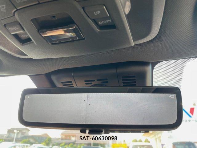 Toyota Crown Crossover 2023-01 8313839-5