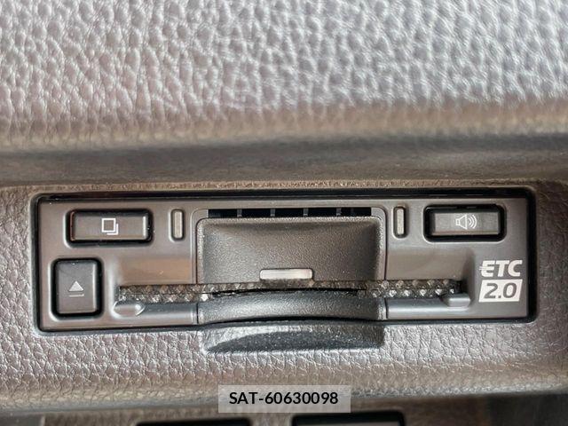 Toyota Crown Crossover 2023-01 8313839-6