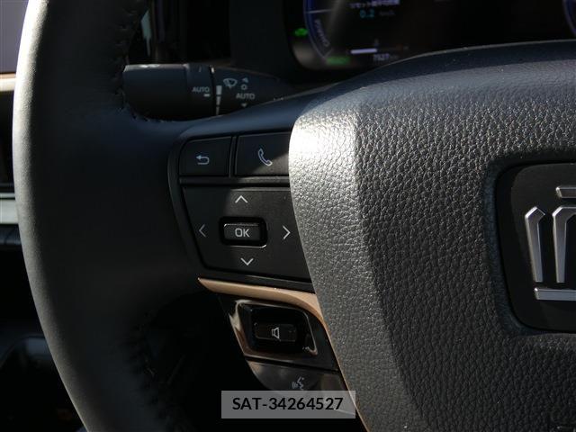 Toyota Crown Crossover 2023-10 8313840-15
