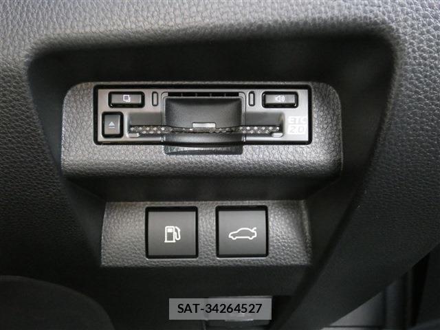 Toyota Crown Crossover 2023-10 8313840-18