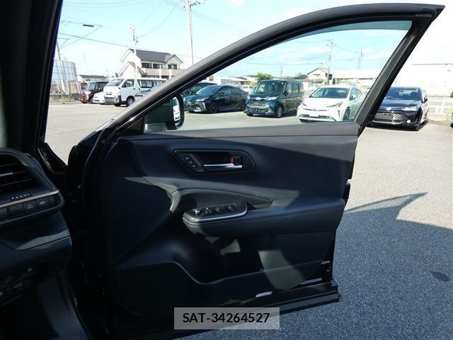 Toyota Crown Crossover 2023-10 8313840-20