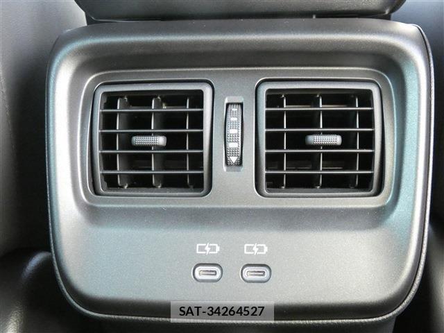 Toyota Crown Crossover 2023-10 8313840-28