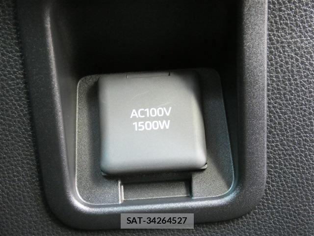 Toyota Crown Crossover 2023-10 8313840-29