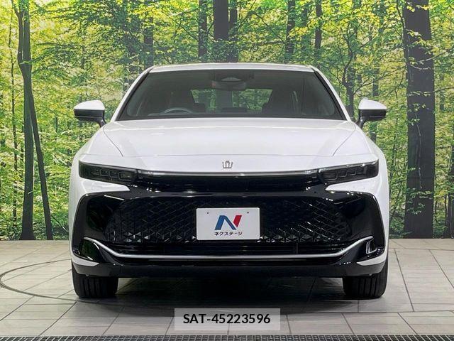 Toyota Crown Crossover 2023-01 8313838-15