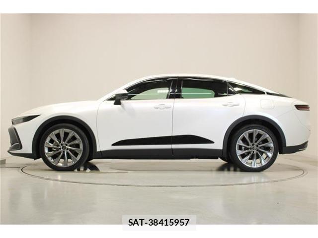 Toyota Crown Crossover 2023-03 8313856-8