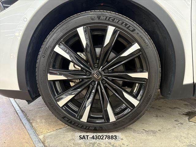 Toyota Crown Crossover 2023-01 8313842-23