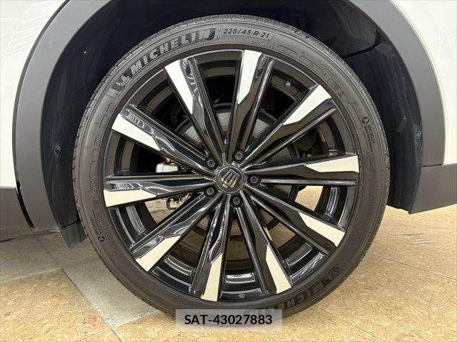 Toyota Crown Crossover 2023-01 8313842-24