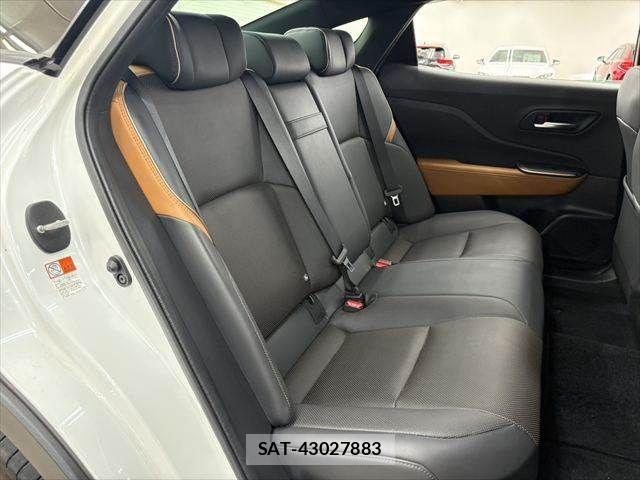 Toyota Crown Crossover 2023-01 8313842-7