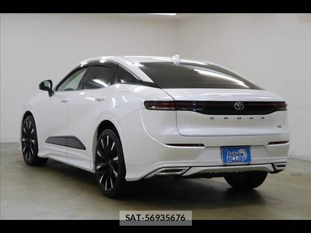 Toyota Crown Crossover 2023-01 8313837-19