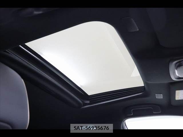 Toyota Crown Crossover 2023-01 8313837-3