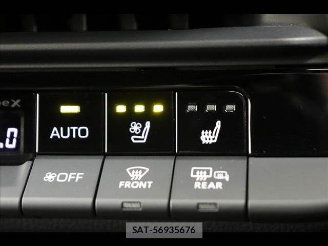 Toyota Crown Crossover 2023-01 8313837-5