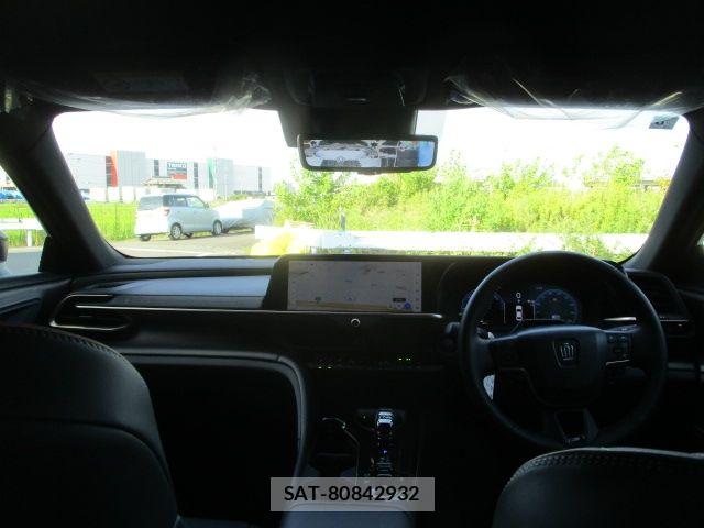 Toyota Crown Crossover 2025-08 8313836-11