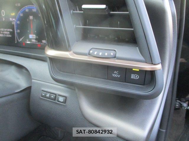 Toyota Crown Crossover 2025-08 8313836-19