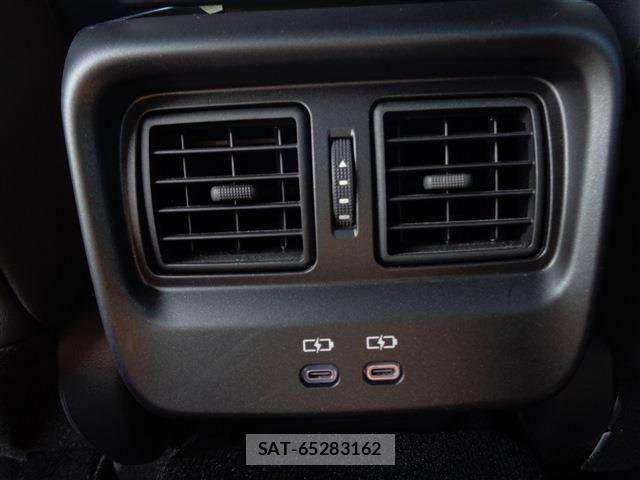 Toyota Crown Crossover 2023-10 8313841-13
