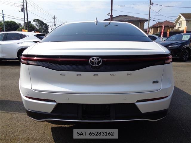 Toyota Crown Crossover 2023-10 8313841-6