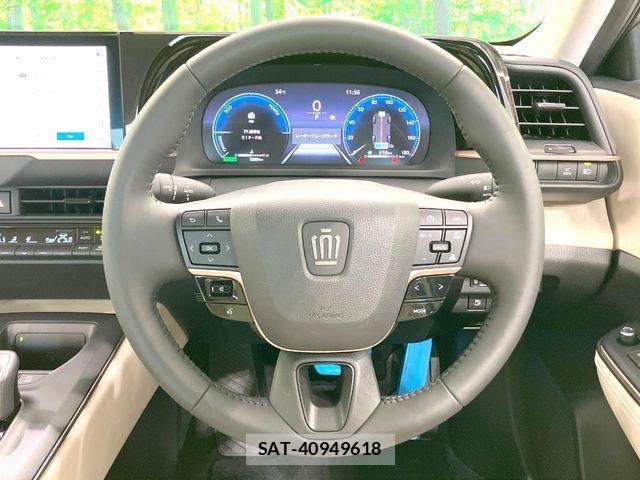 Toyota Crown Crossover 2023-09 8334483-10