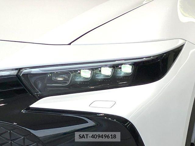 Toyota Crown Crossover 2023-09 8334483-12
