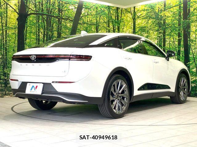Toyota Crown Crossover 2023-09 8334483-16