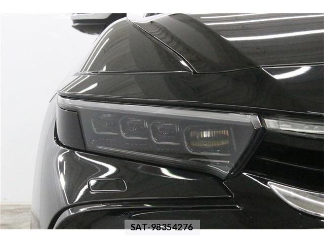 Toyota Crown Crossover 2023-07 8335320-11