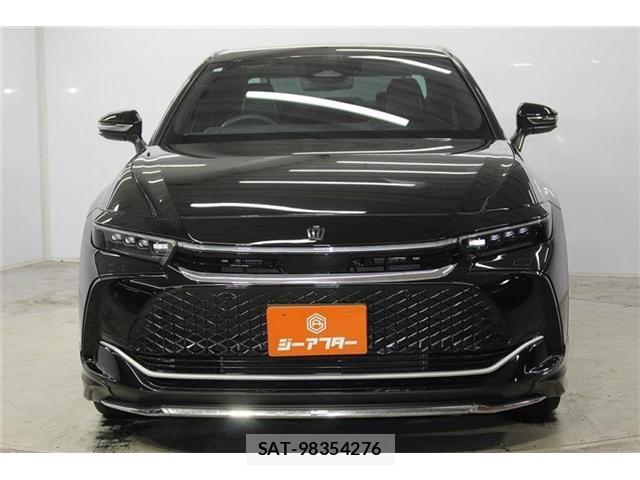 Toyota Crown Crossover 2023-07 8335320-1