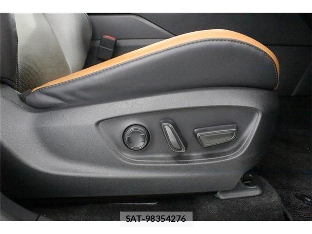 Toyota Crown Crossover 2023-07 8335320-25
