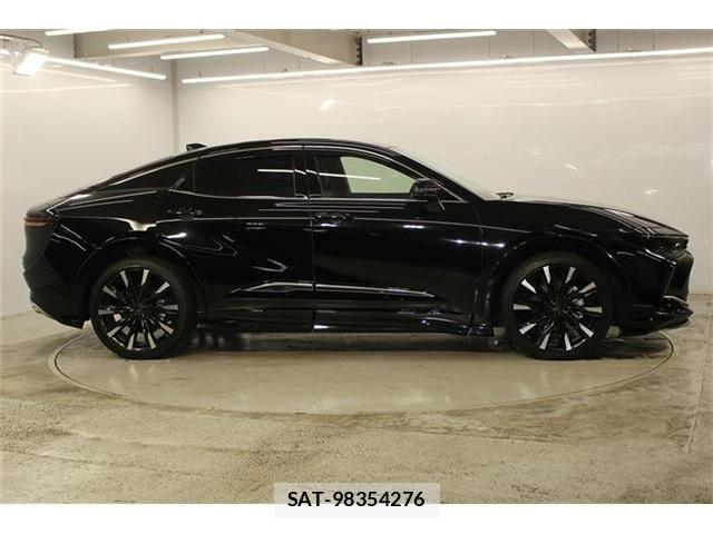 Toyota Crown Crossover 2023-07 8335320-3