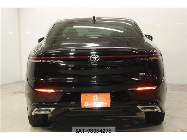 Toyota Crown Crossover 2023-07 8335320-5