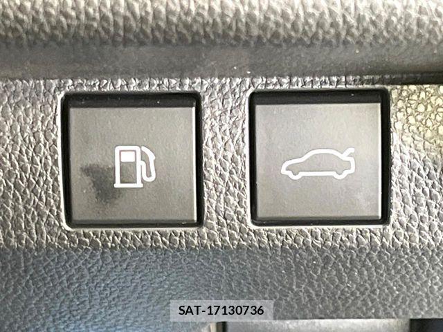 Toyota Crown Crossover 2023-09 8335318-6