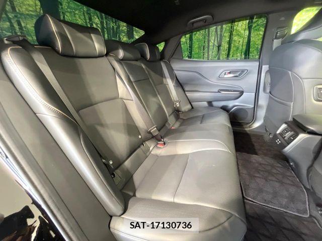 Toyota Crown Crossover 2023-09 8335318-8