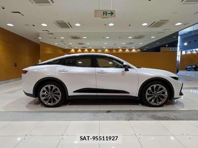 Toyota Crown Crossover 2022-11 8335323-12