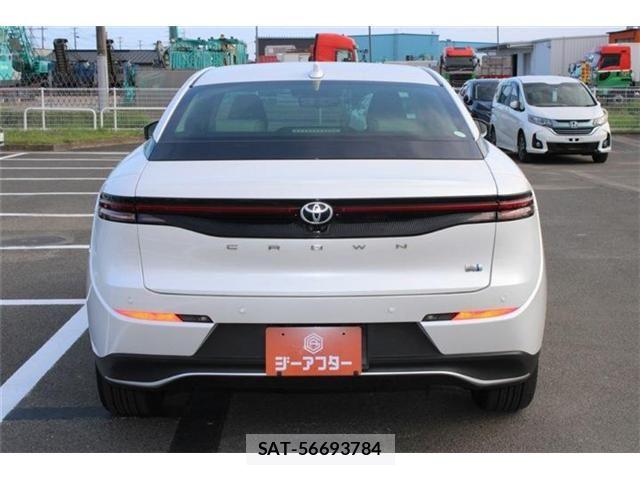 Toyota Crown Crossover 2022-12 8335322-11